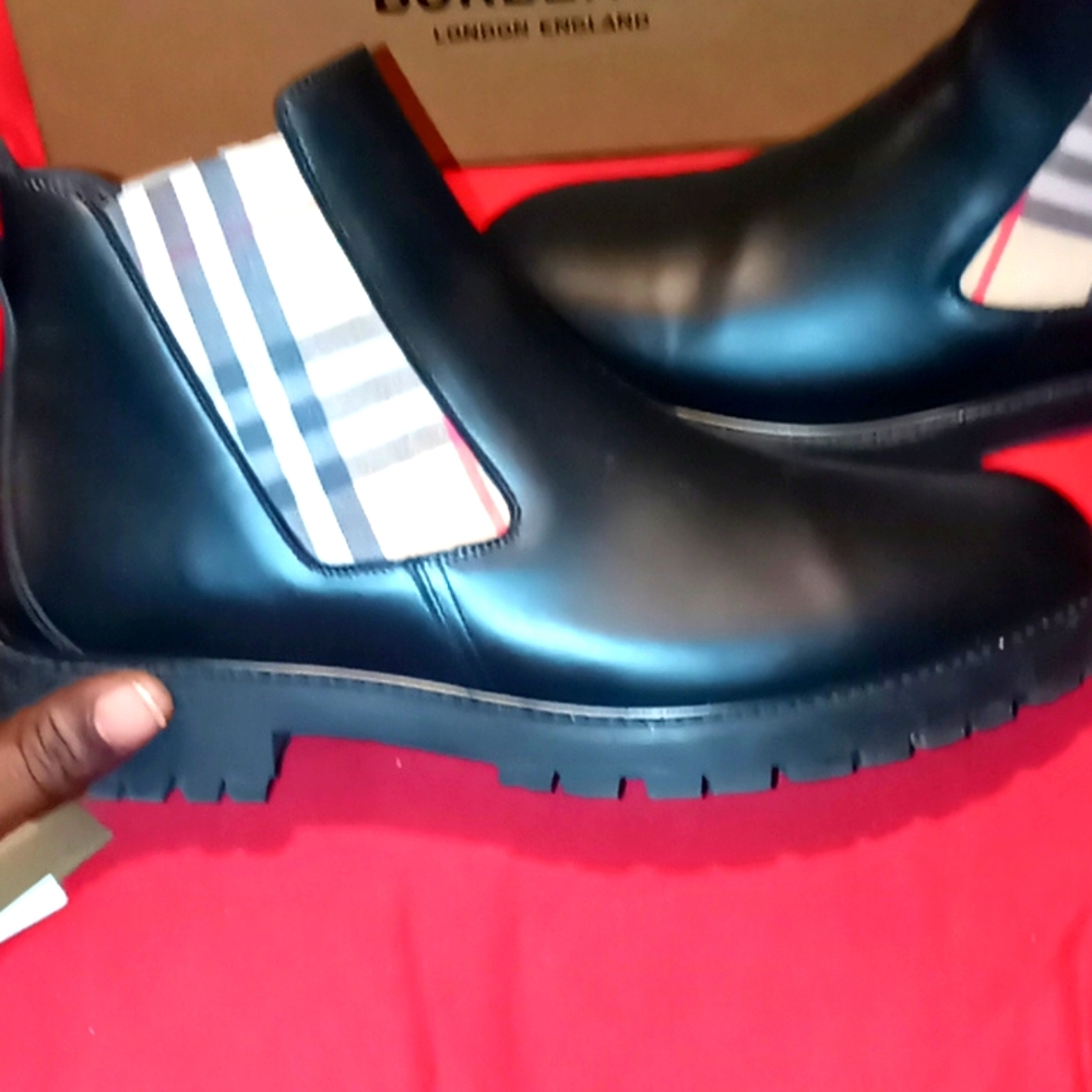 Mens burberry boot